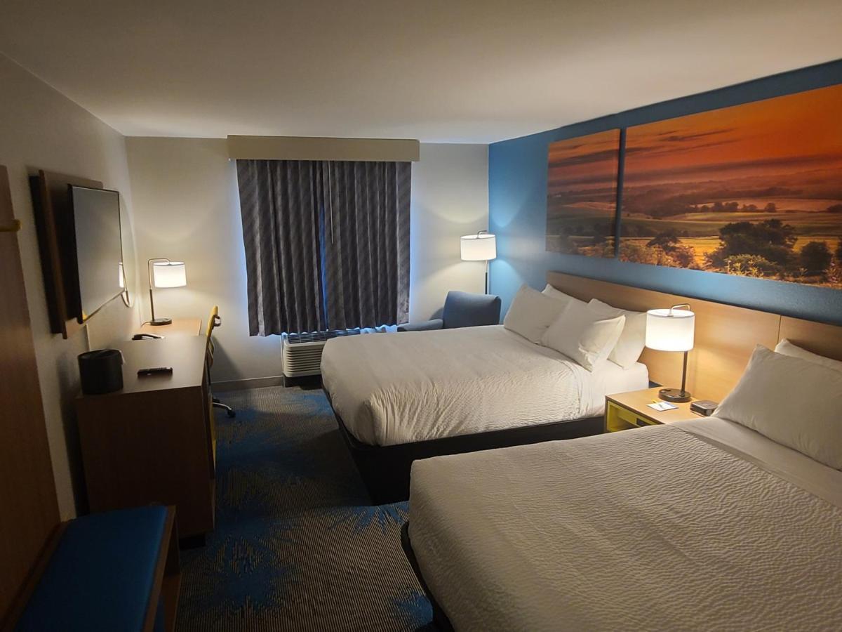 Days Inn By Wyndham Johnson Creek Экстерьер фото