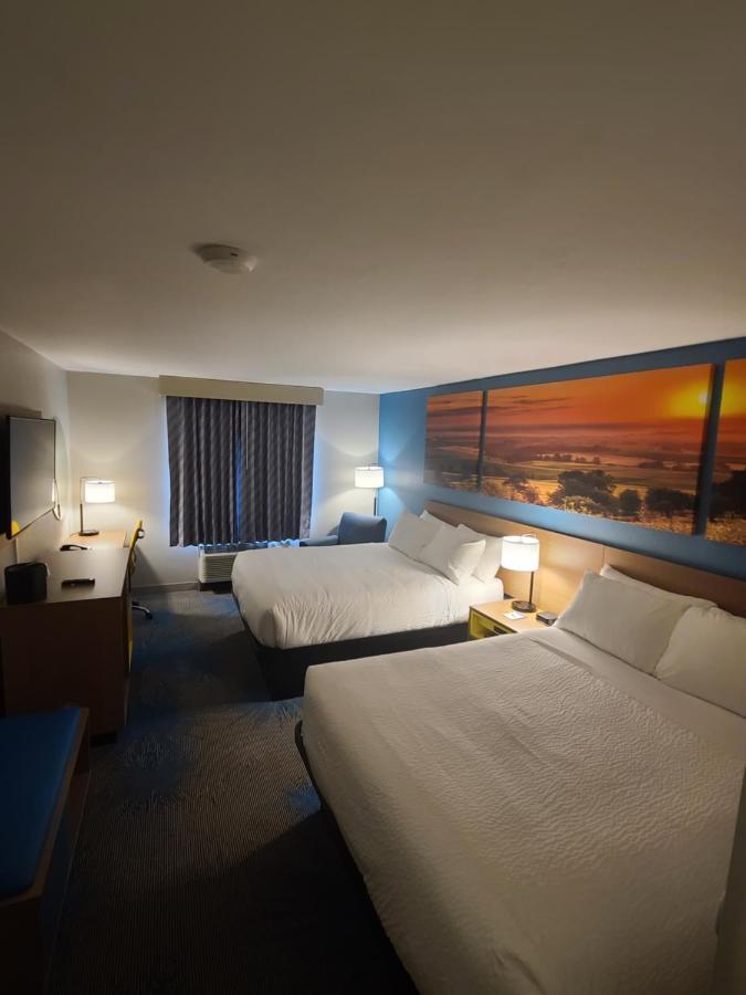 Days Inn By Wyndham Johnson Creek Экстерьер фото
