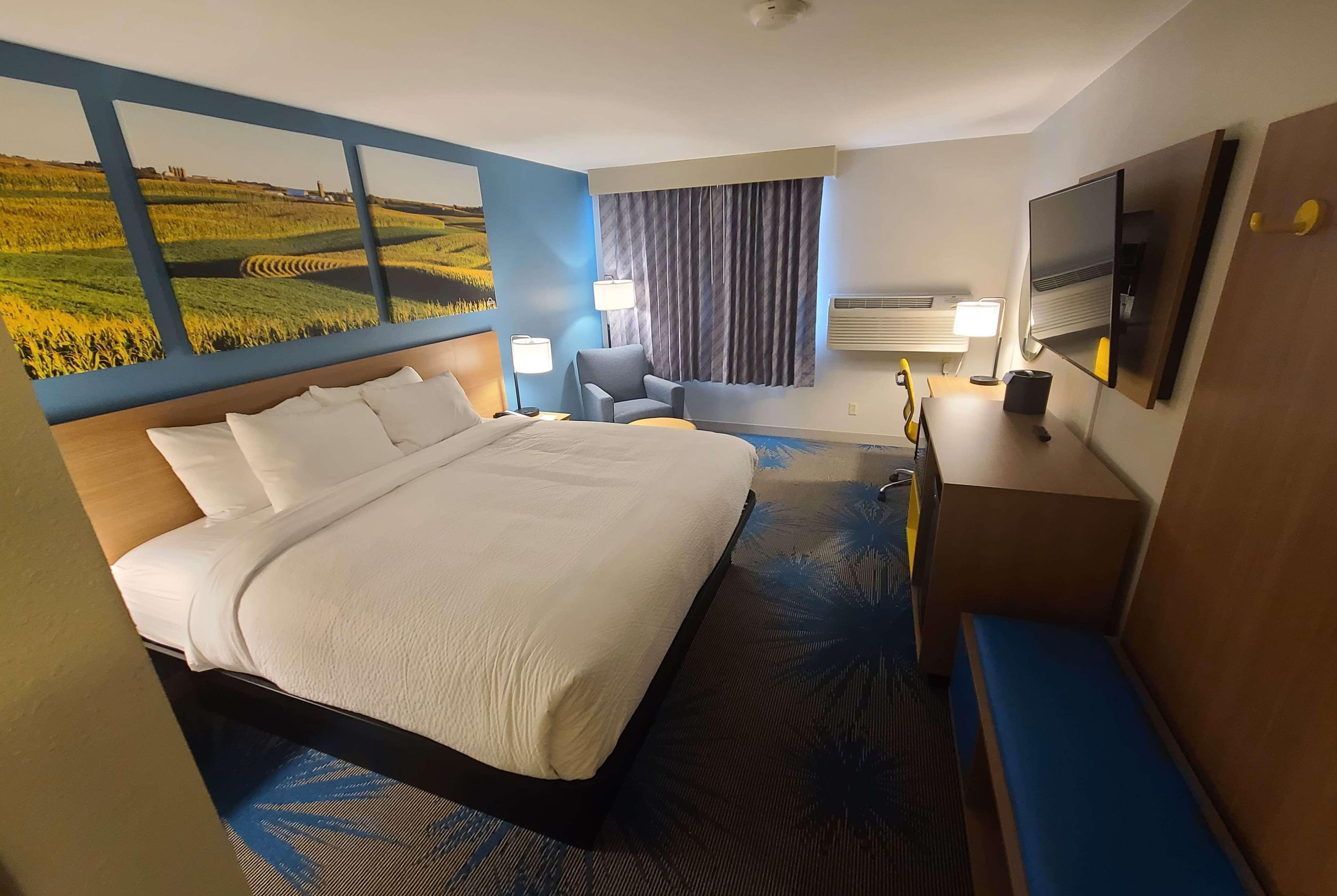Days Inn By Wyndham Johnson Creek Экстерьер фото