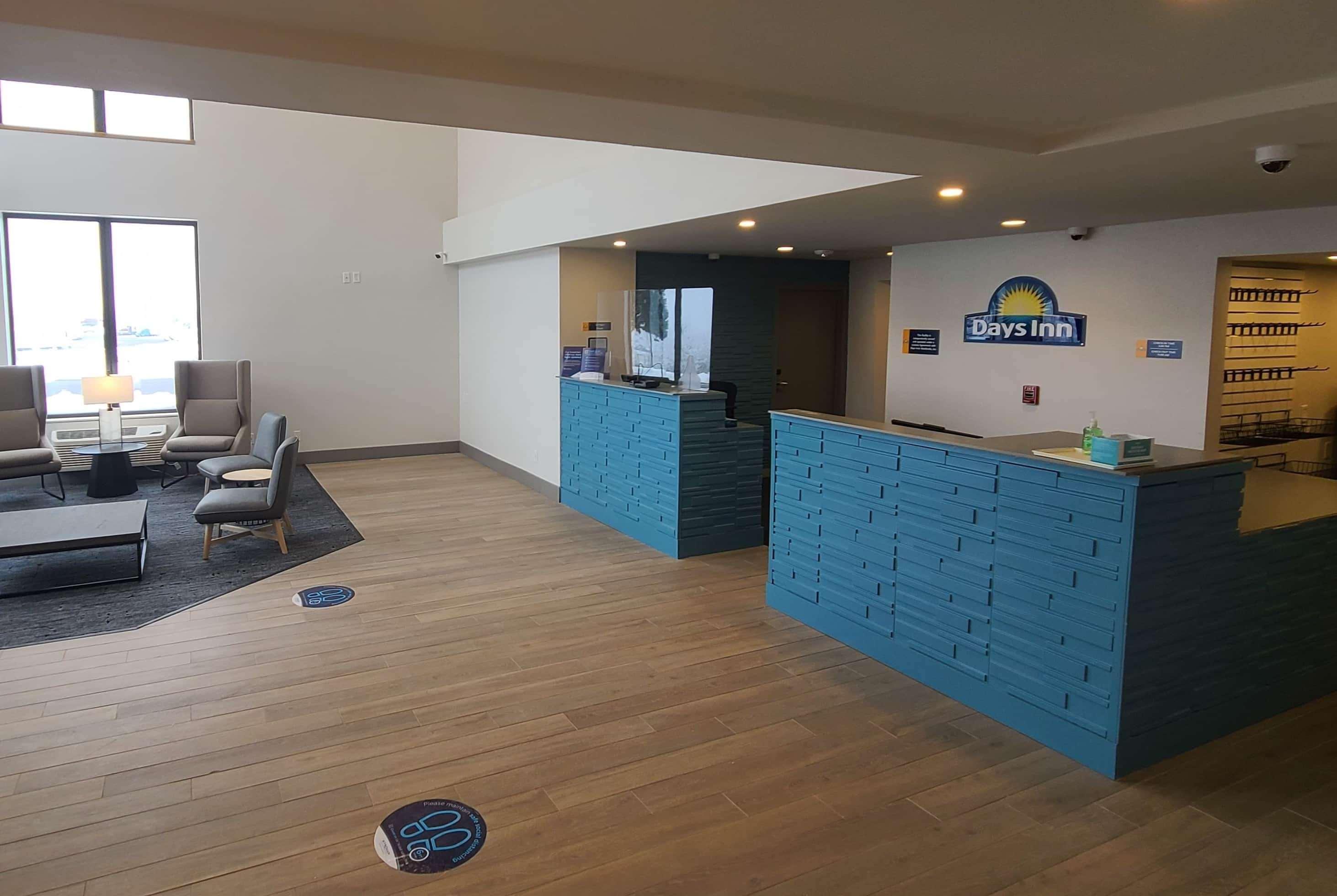Days Inn By Wyndham Johnson Creek Экстерьер фото